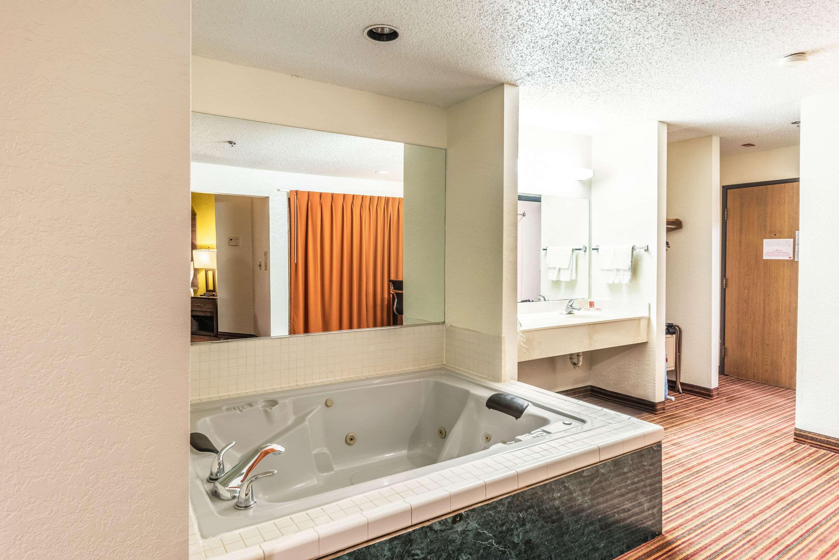 Econo Lodge Inn & Suites McKinney Εξωτερικό φωτογραφία